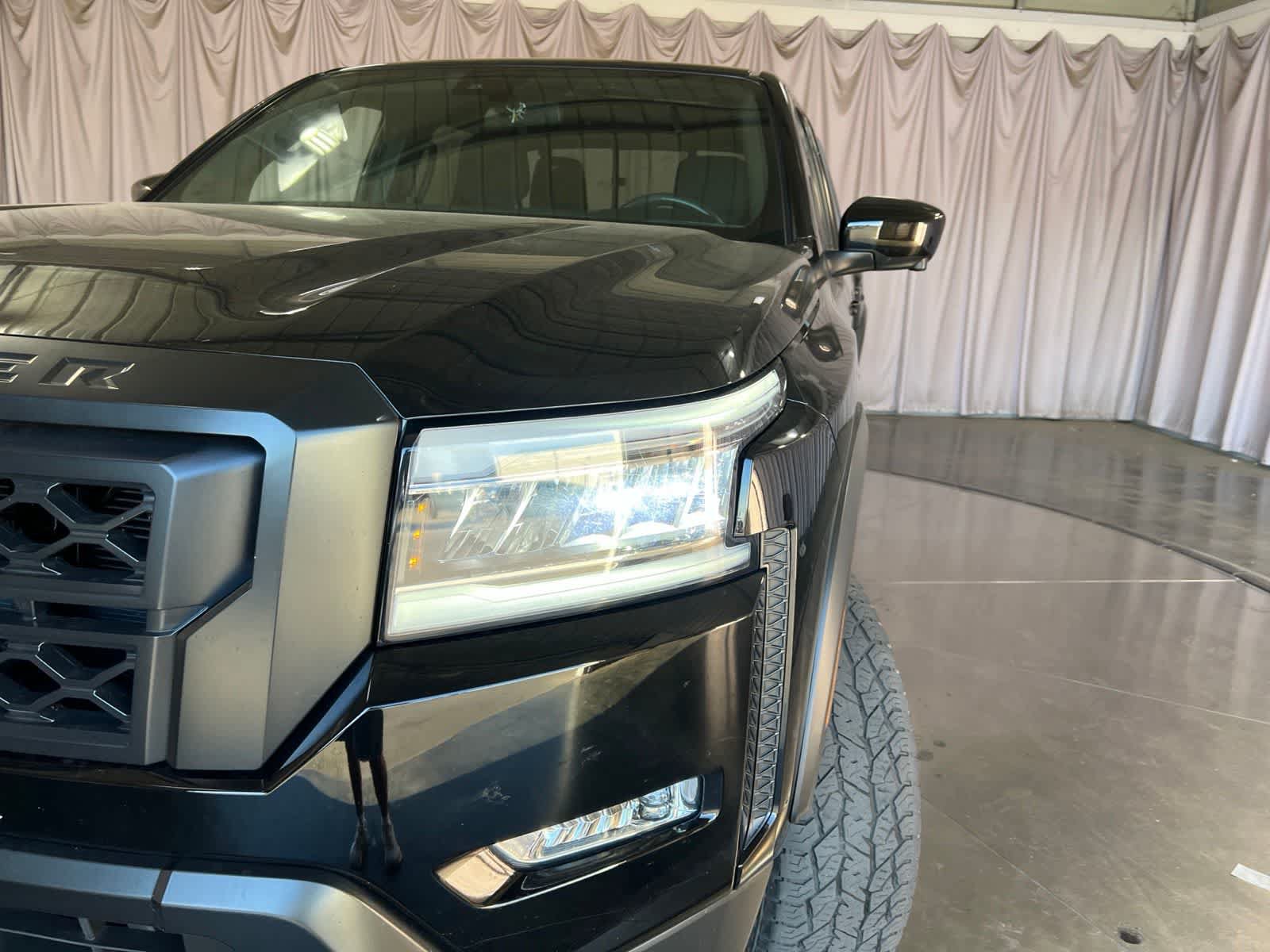 Used 2022 Nissan Frontier Pro-X RWD image 9