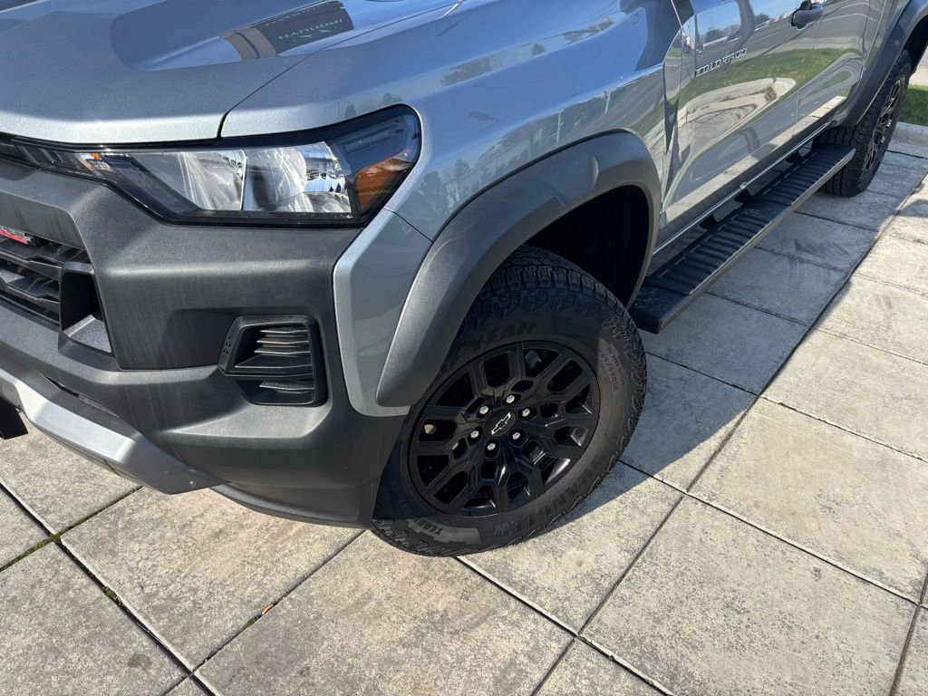 Used 2024 Chevrolet Colorado Trail Boss w/ Technology Package image 2