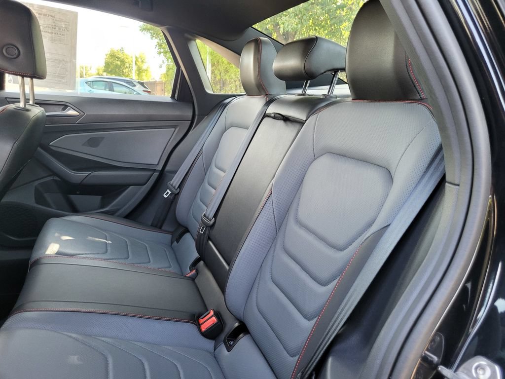 Used 2025 Volkswagen Jetta GLI Autobahn FWD image 14