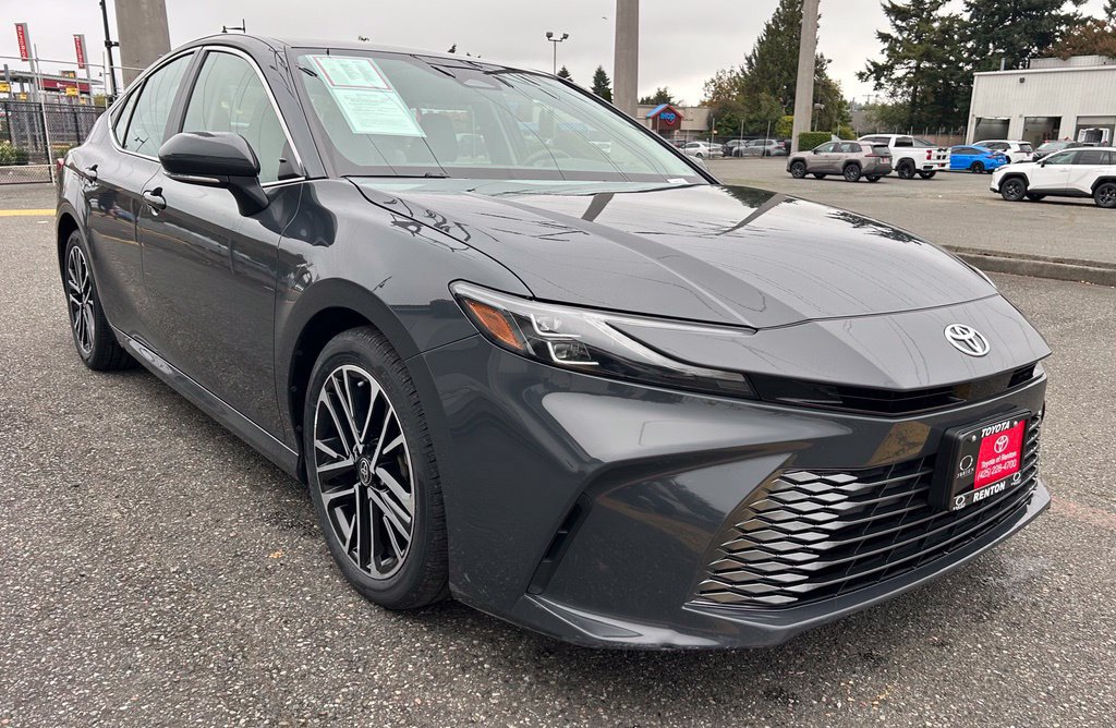 Certified 2025 Toyota Camry XLE FWD image 3