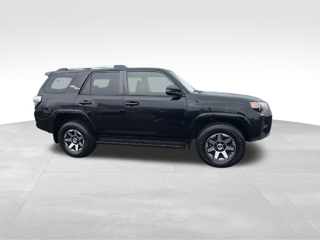Used 2017 Toyota 4Runner TRD Off-Road AWD/4WD image 2