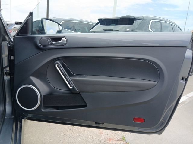 Used 2019 Volkswagen Beetle 2.0T SE FWD image 9