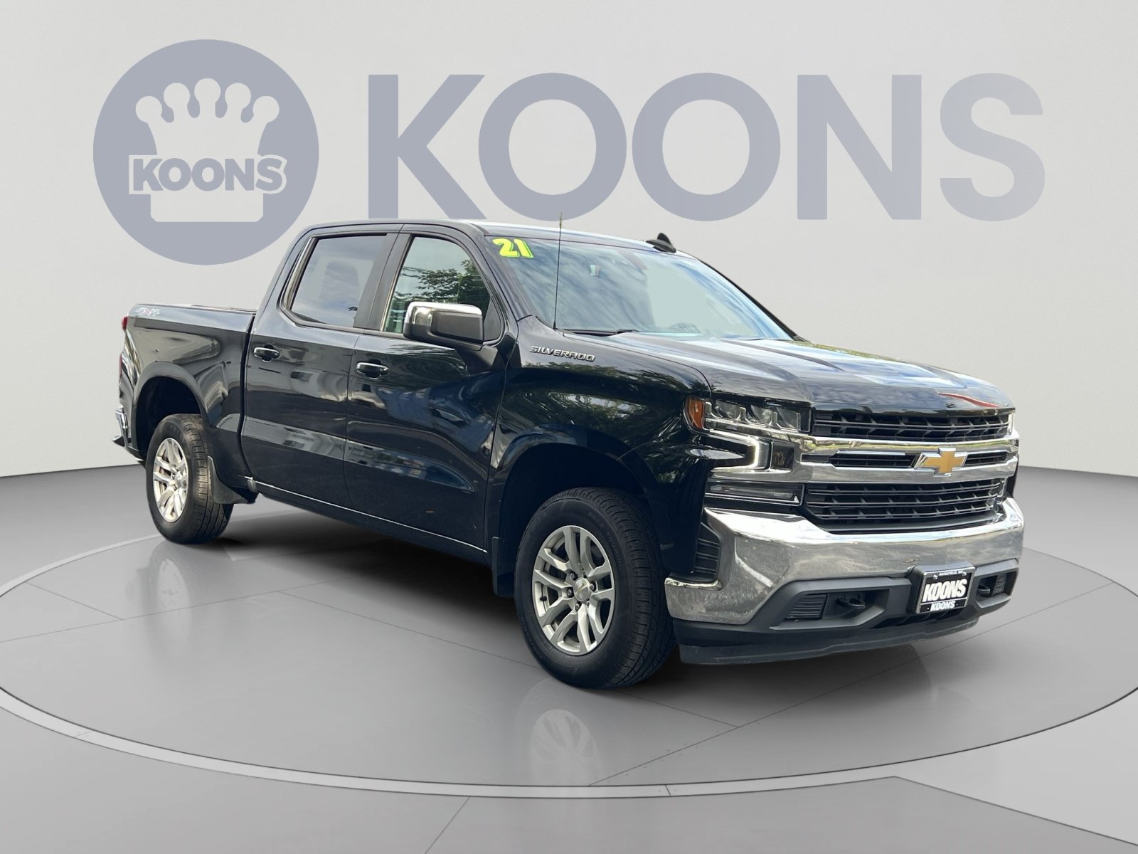 Used 2021 Chevrolet Silverado 1500 LT w/ Convenience Package II AWD/4WD image 2