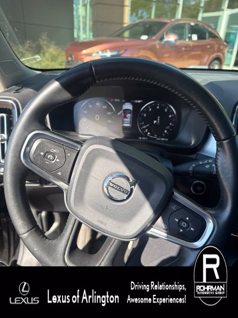 Used 2020 Volvo XC40 T5 Momentum w/ Protection Package Premier AWD/4WD image 9