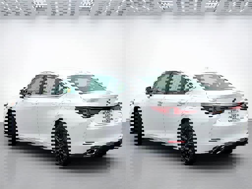 Used 2023 Lexus ES 350 F Sport image 4