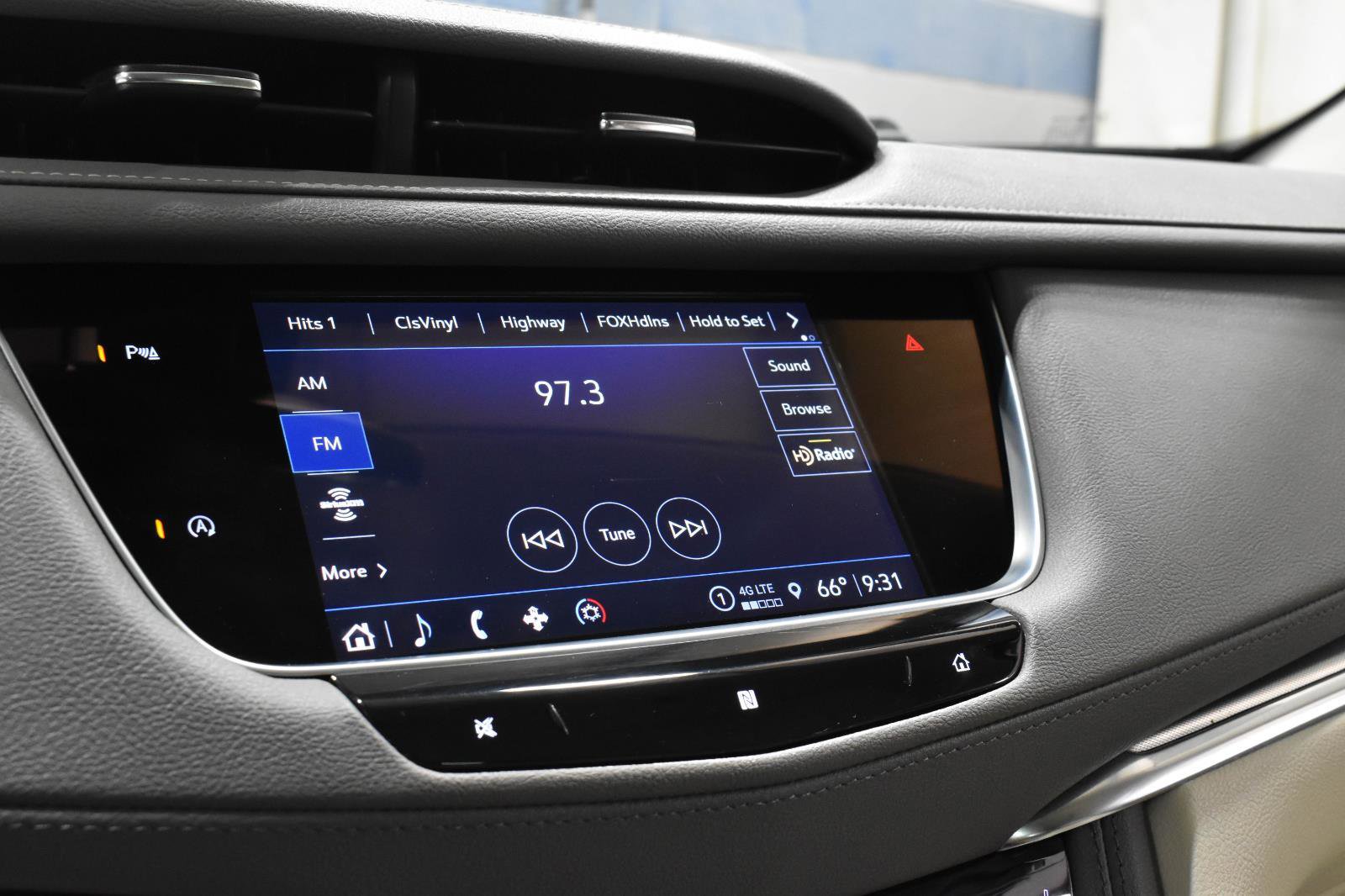 Used 2021 Cadillac XT5 Premium Luxury w/ LPO, Floor Liner Package FWD image 16