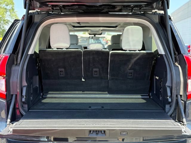 Used 2025 Ford Expedition Platinum w/ Driver's Package AWD/4WD image 28