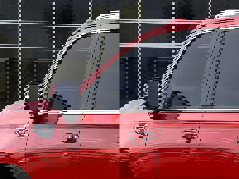 New 2026 GMC Yukon Denali w/ Sun & Power Step Package image 12