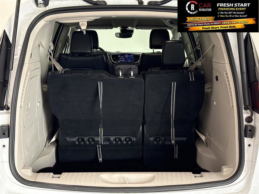 Used 2024 Chrysler Pacifica Limited FWD image 72