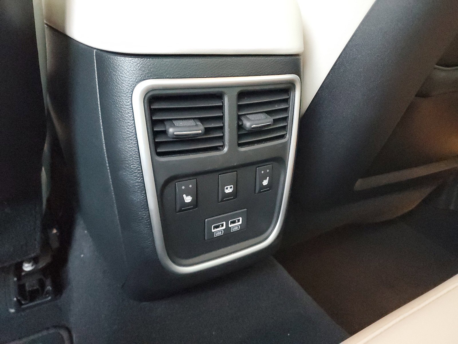 Certified 2023 Chrysler 300 Touring L w/ Popular Equipment Group image 15