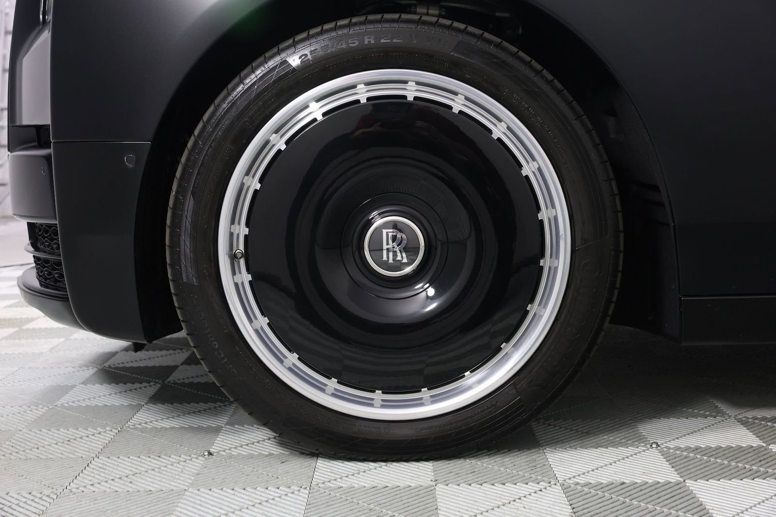 Certified 2024 Rolls-Royce Phantom Extended Wheelbase w/ The Phantom Package image 32