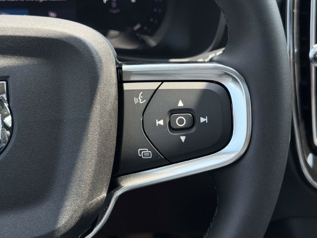 New 2026 Volvo XC40 B5 Plus w/ Protection Package Premier AWD/4WD image 9