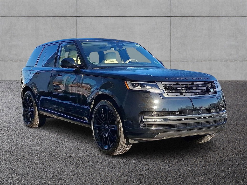 New 2025 Land Rover Range Rover SE image 2