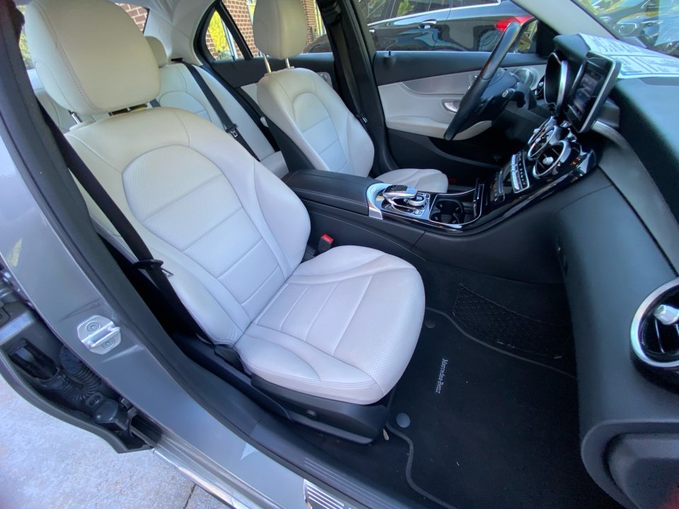 Used 2015 Mercedes-Benz C 300 4MATIC Sedan image 28