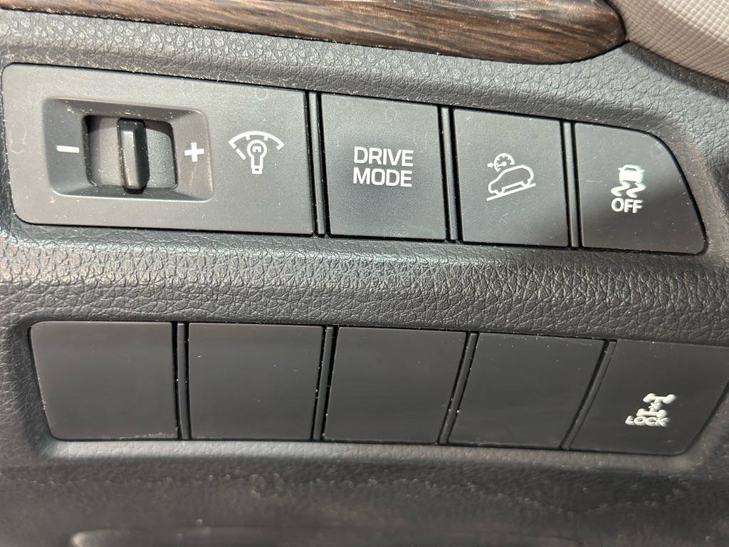Used 2017 Hyundai Santa Fe Sport AWD/4WD image 28