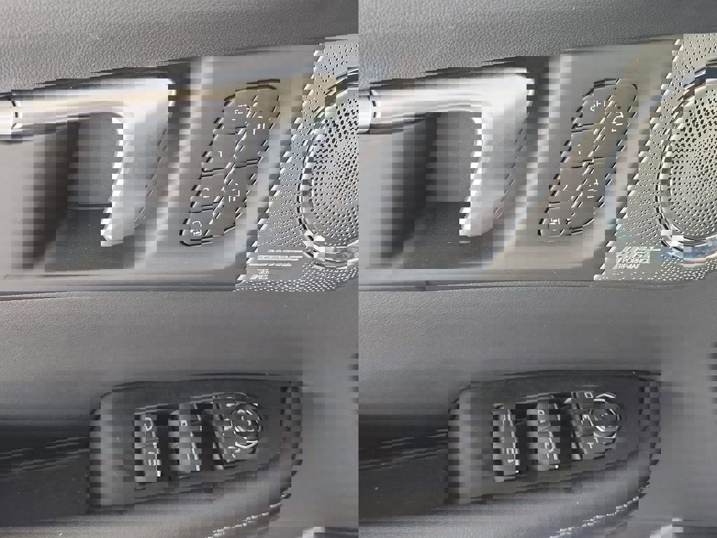 Certified 2025 Buick Enclave Avenir w/ Super Cruise Package image 23