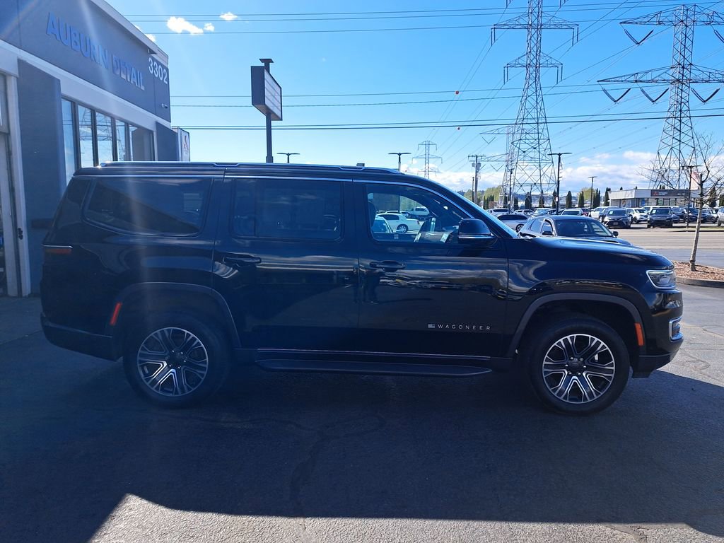 Used 2022 Jeep Wagoneer Series III AWD/4WD image 6