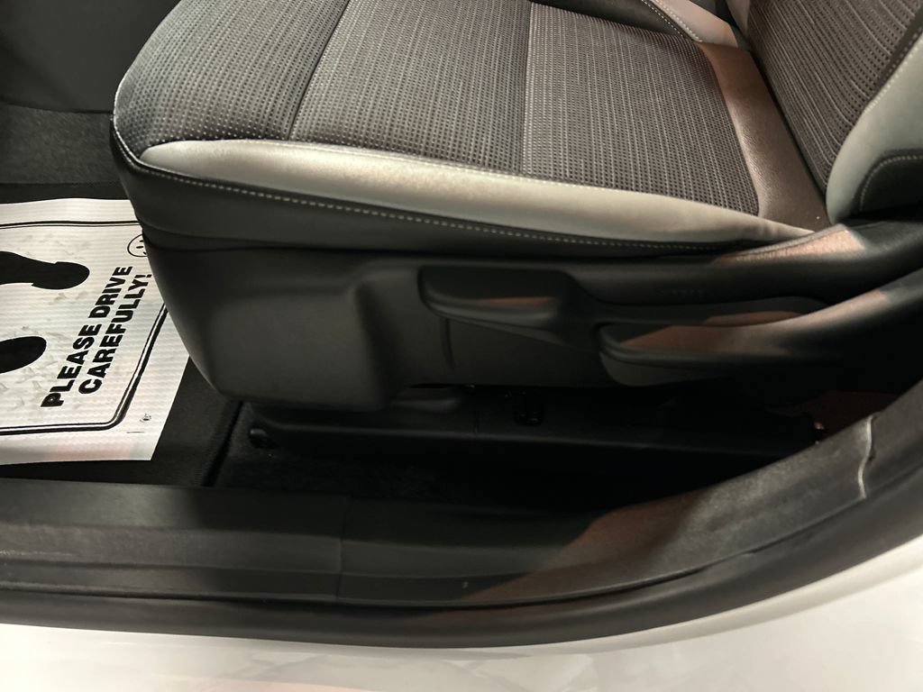 Used 2025 Buick Envista Preferred FWD image 11