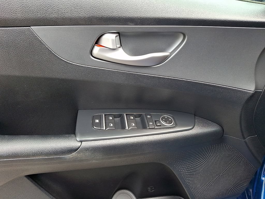 Used 2019 Kia Forte LXS FWD image 12