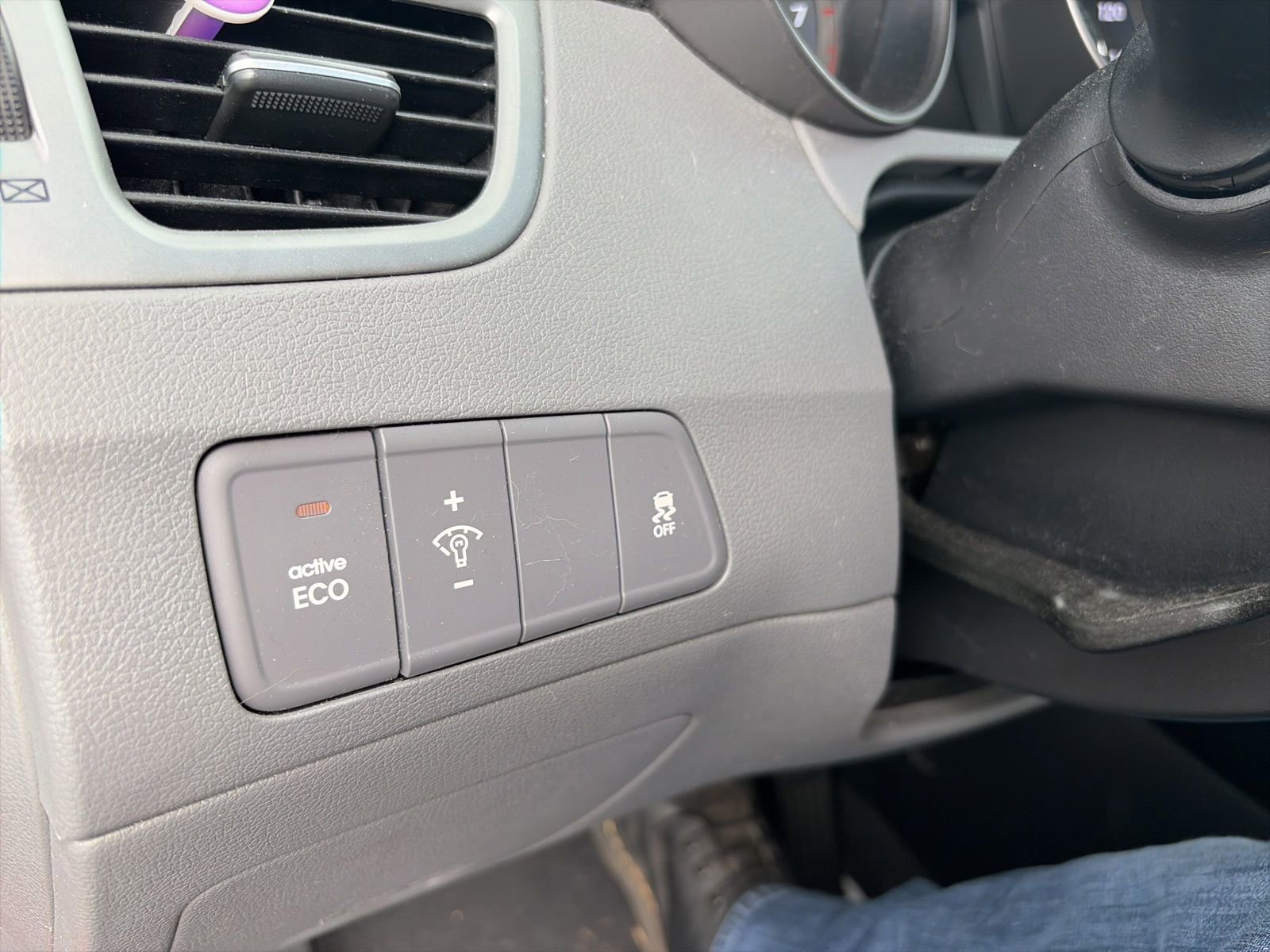 Used 2016 Hyundai Elantra SE image 16