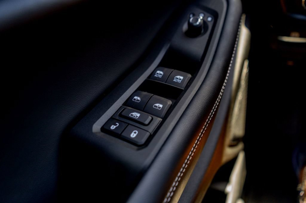 New 2025 Jeep Grand Cherokee L Limited w/ Black Appearance Package RWD image 21