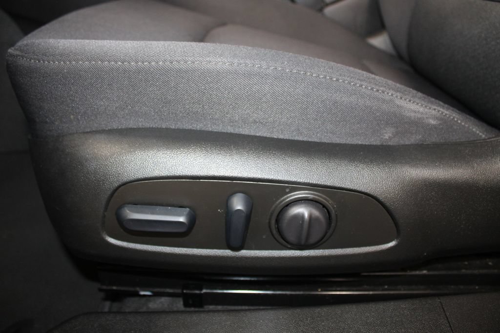 Used 2025 Chevrolet Malibu LT FWD image 17
