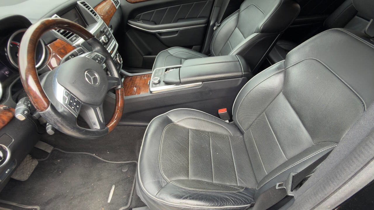 Used 2014 Mercedes-Benz GL 550 4MATIC image 27