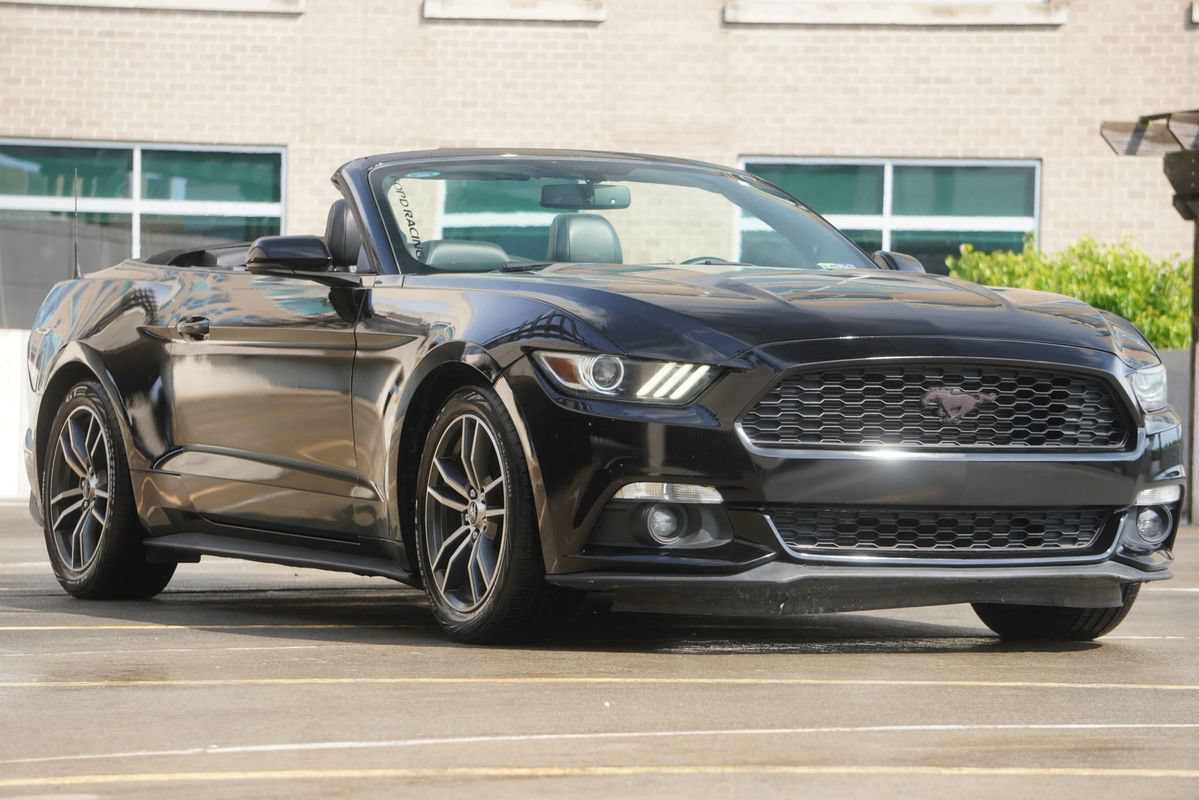 Used 2015 Ford Mustang Premium RWD image 21