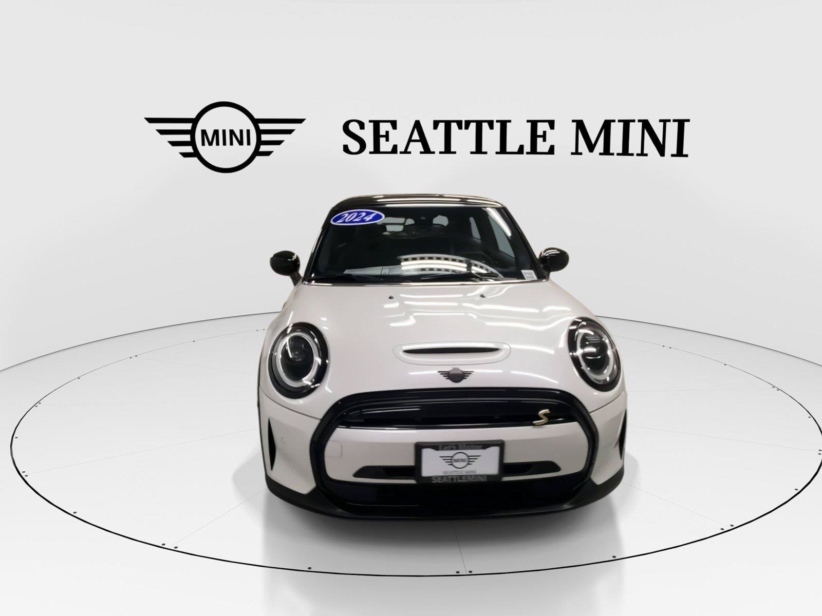 Used 2024 MINI Cooper SE FWD image 3