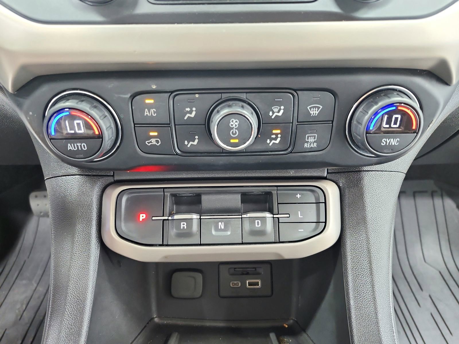 Used 2022 GMC Acadia Denali w/ LPO, Floor Liner Package FWD image 32
