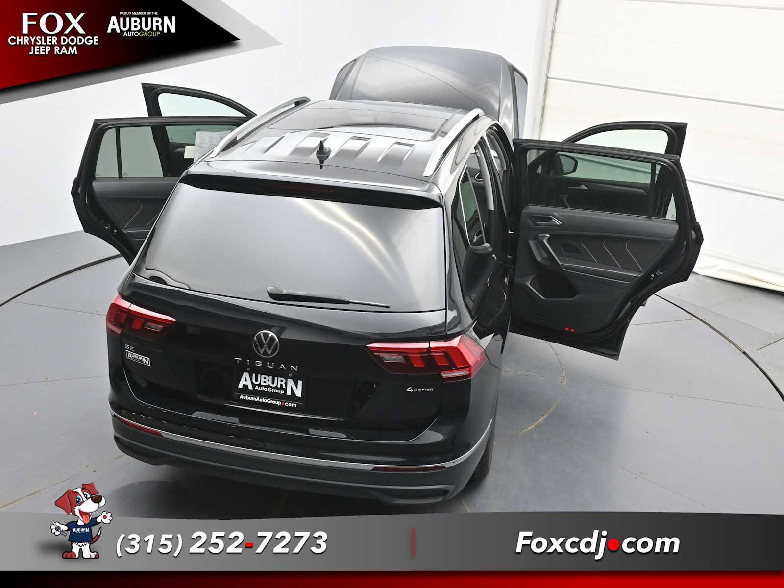 Used 2024 Volkswagen Tiguan SE w/ Panoramic Sunroof Package AWD/4WD image 40