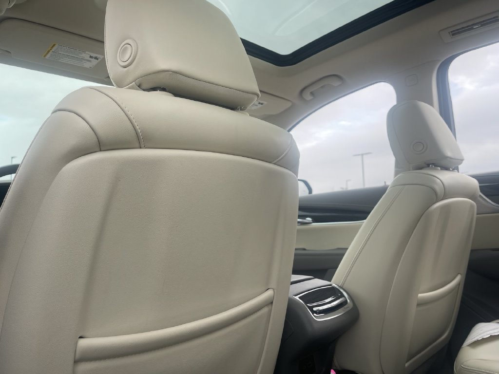 Used 2025 Cadillac XT6 Premium Luxury w/ LPO, Floor Liner Package AWD/4WD image 29