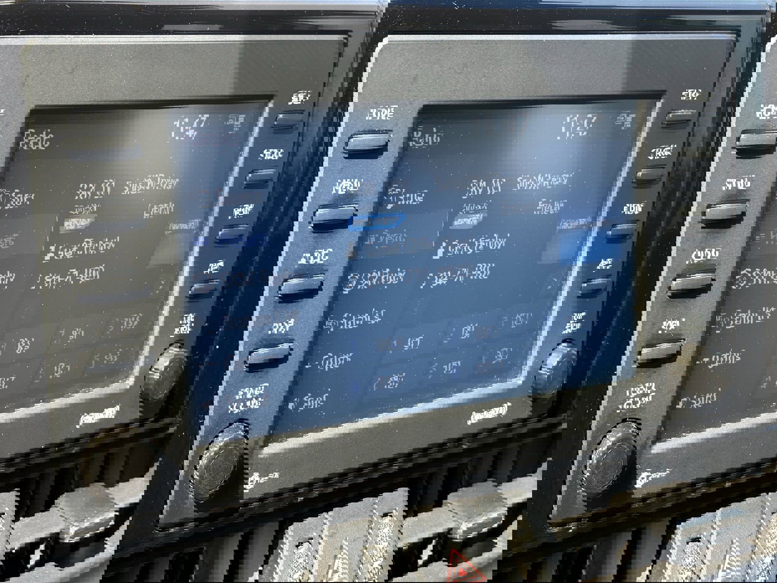 Used 2021 Toyota RAV4 XLE Premium image 25