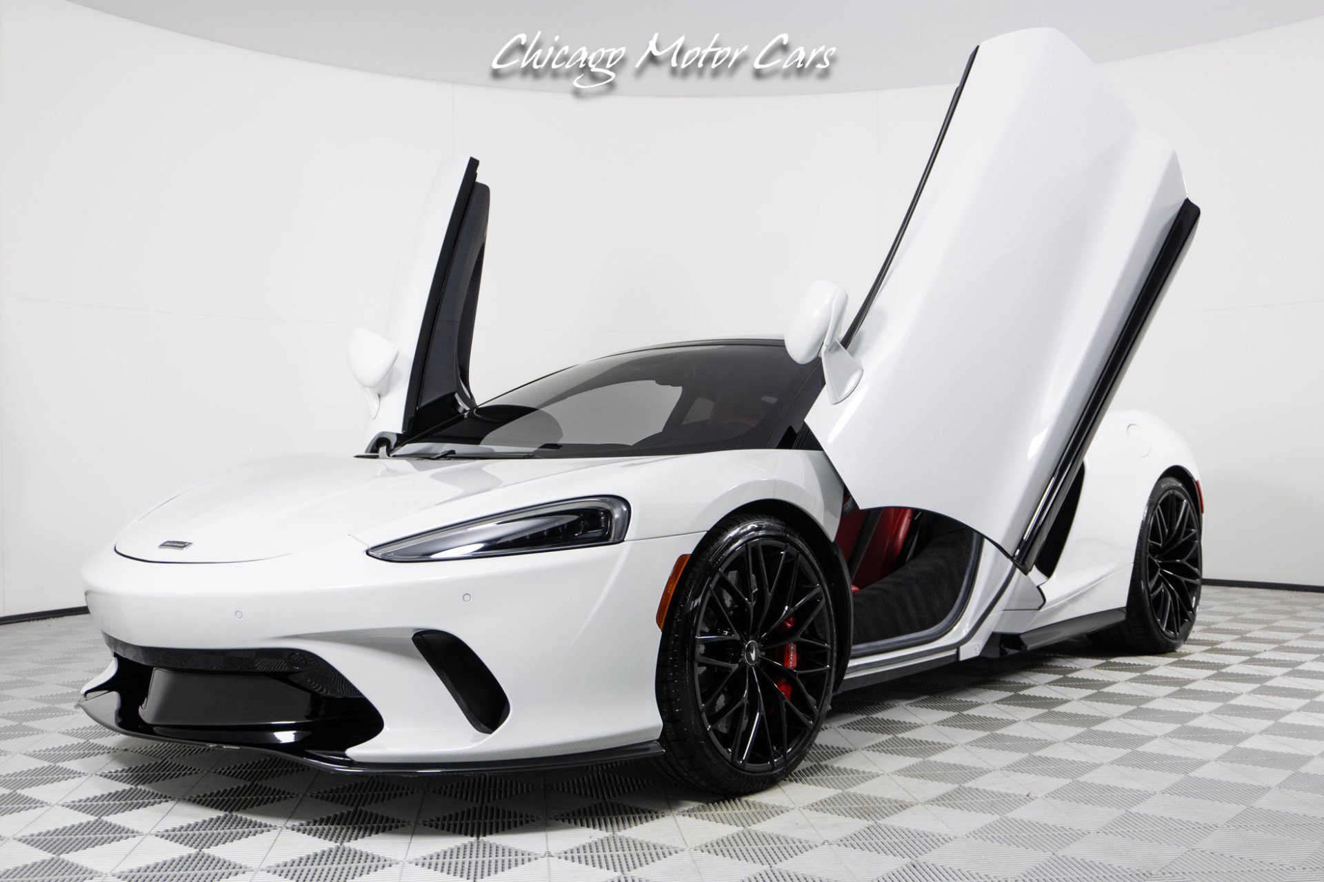 Used 2023 McLaren GT RWD image 26
