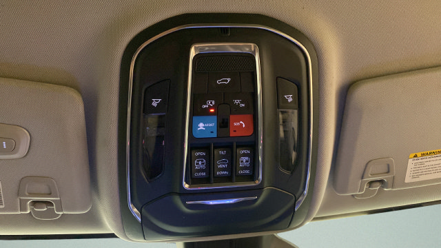 Used 2023 Jeep Grand Cherokee L Limited AWD/4WD image 21