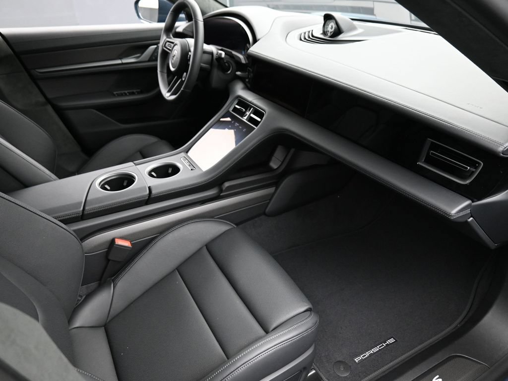 New 2026 Porsche Taycan Turbo S AWD/4WD image 33