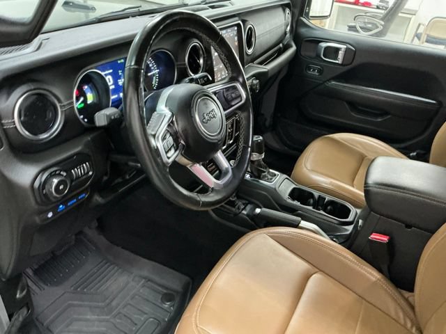 Used 2022 Jeep Wrangler Unlimited Sahara w/ Cold Weather Group AWD/4WD image 16