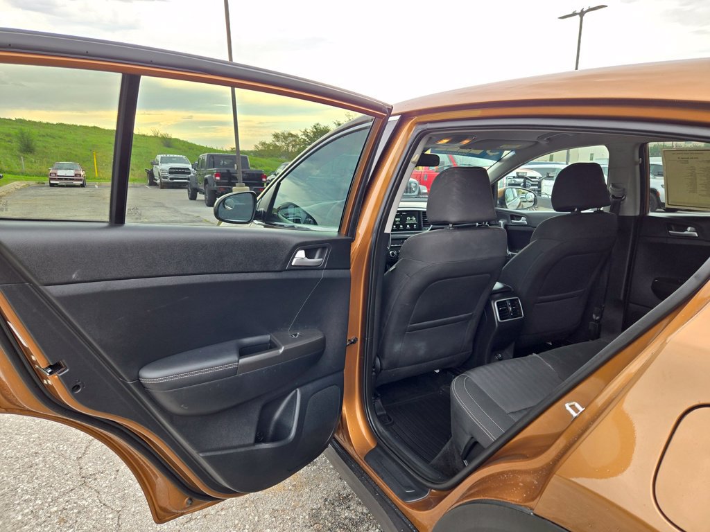 Used 2021 Kia Sportage LX AWD/4WD image 24