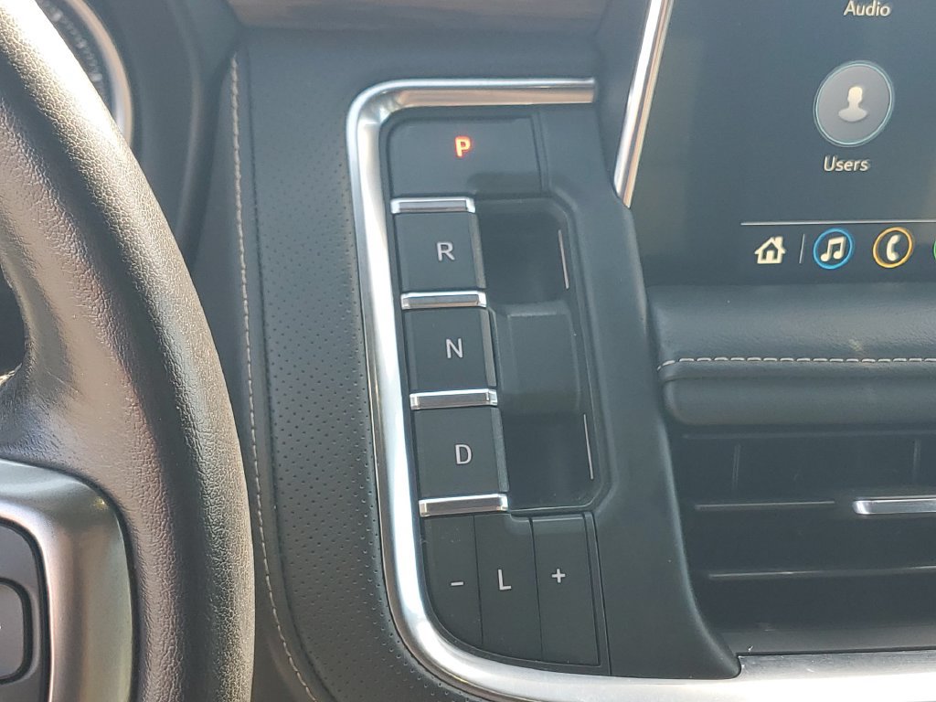Used 2021 Chevrolet Tahoe Premier w/ Premium Package AWD/4WD image 16