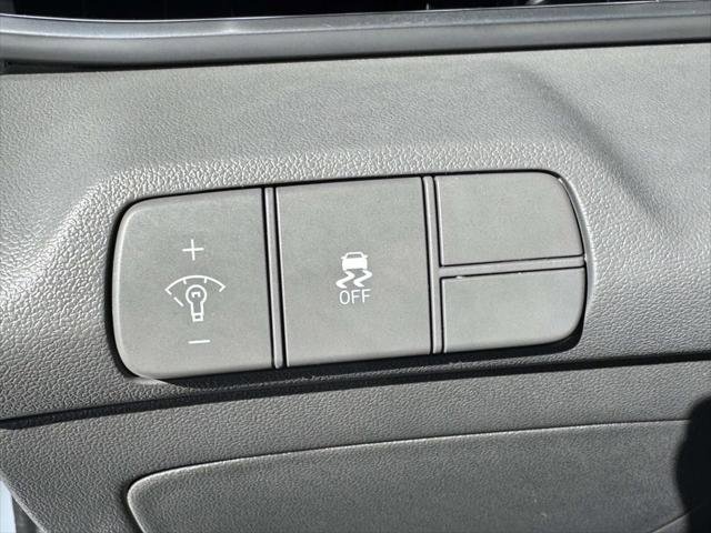 Certified 2025 Hyundai Elantra SEL FWD image 20