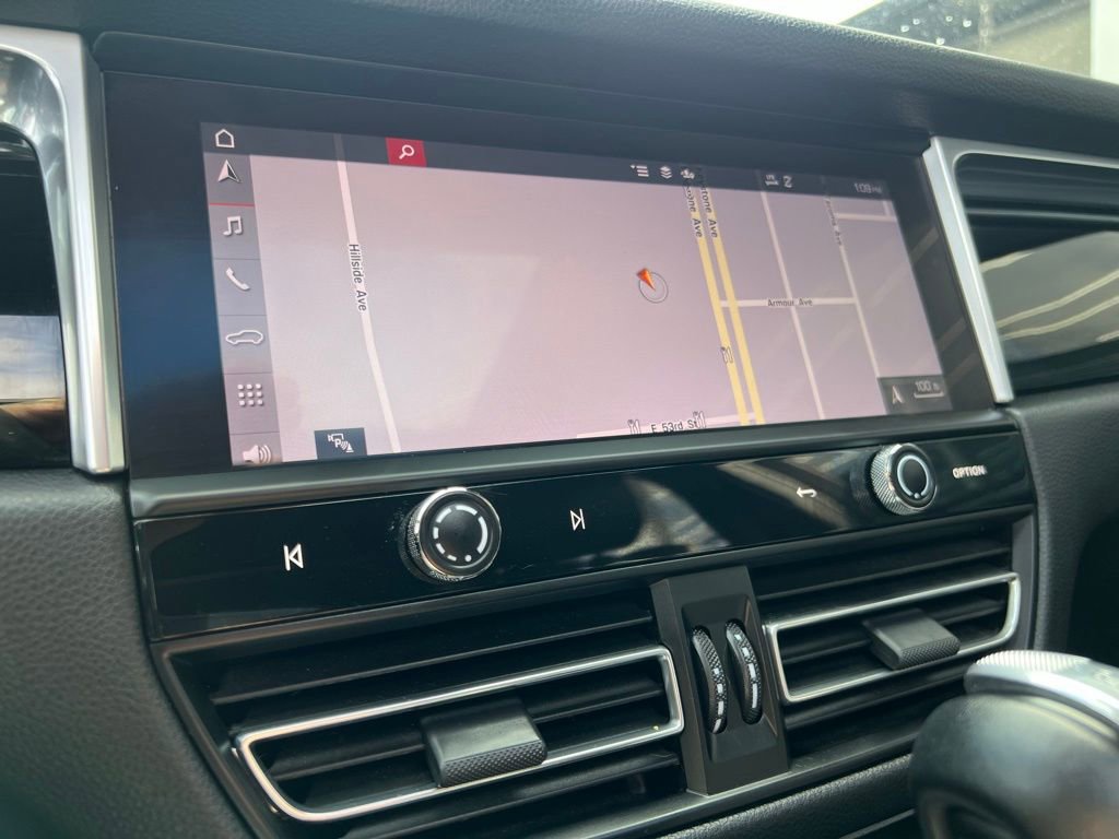 Used 2022 Porsche Macan image 52