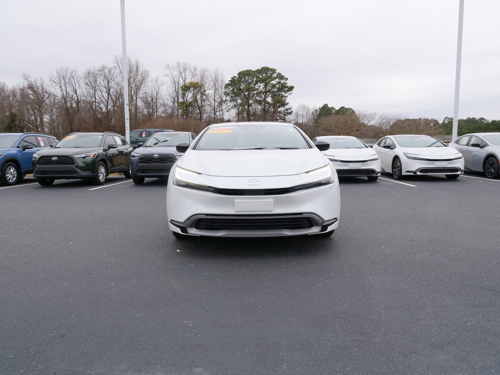 Used 2025 Toyota Prius XLE image 9