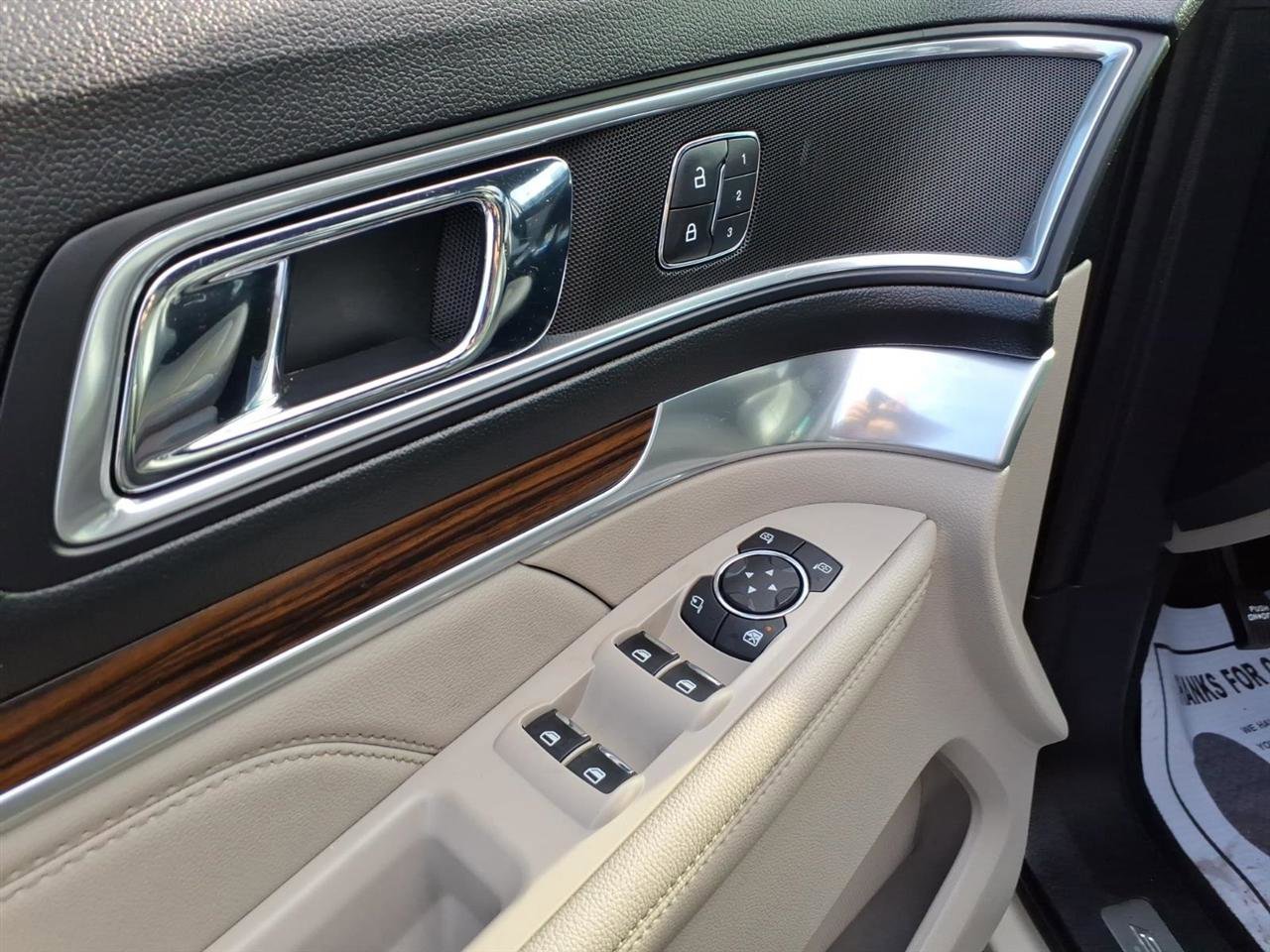 Used 2018 Ford Explorer Limited image 12