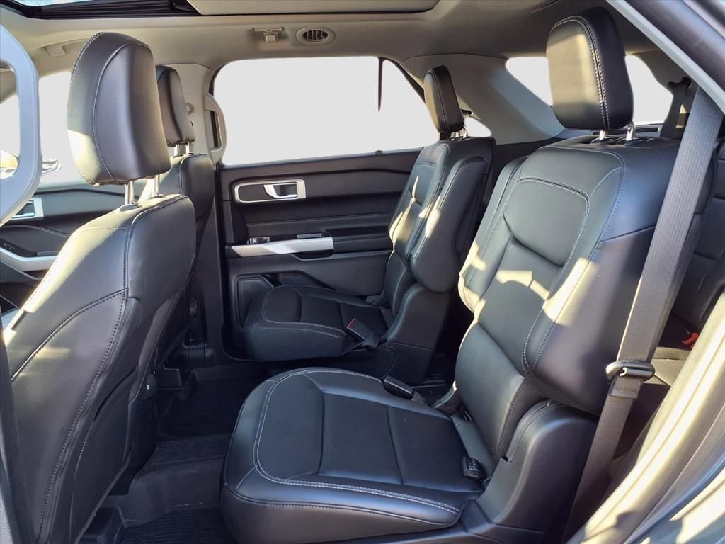 Used 2023 Ford Explorer XLT w/ Equipment Group 202A image 33