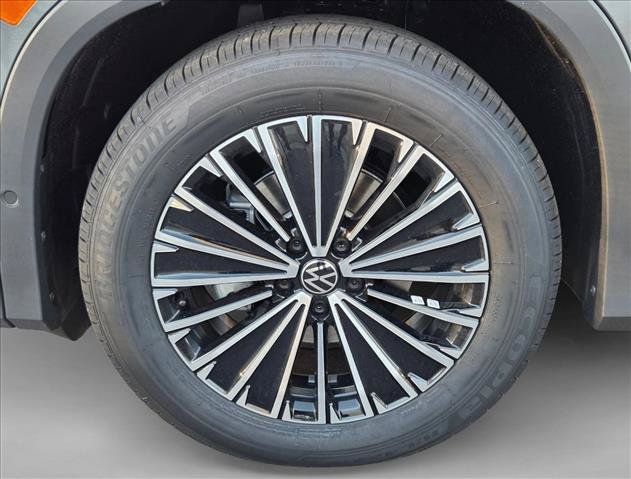 Used 2026 Volkswagen Tiguan S w/ 18" Wheel Package FWD image 10