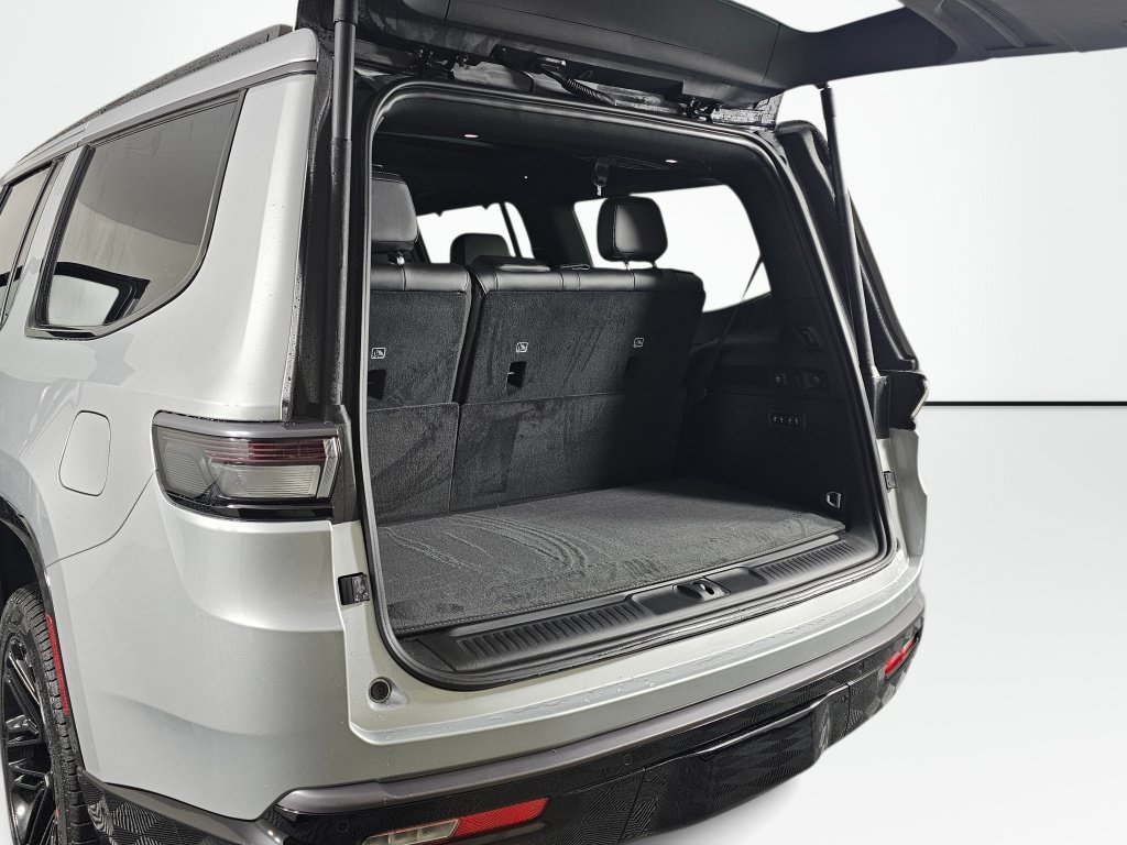 New 2026 Jeep Grand Wagoneer Limited AWD/4WD image 16