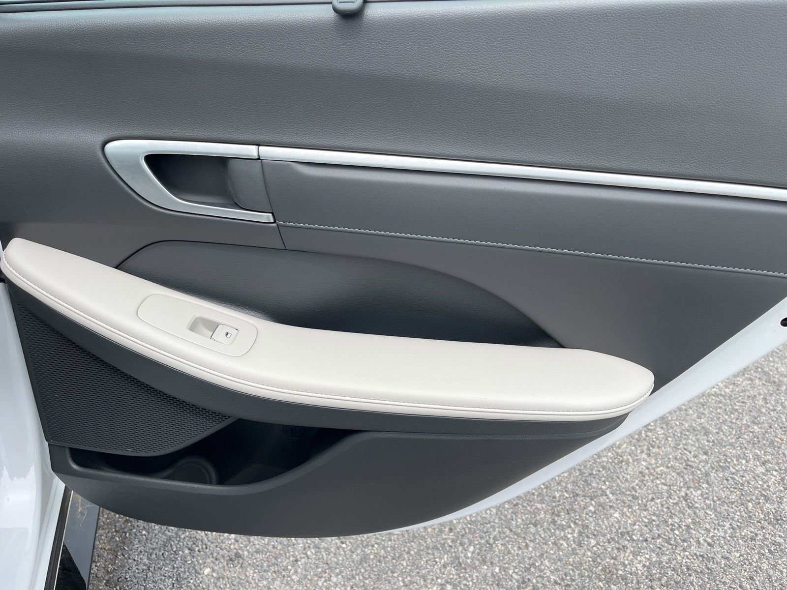 Used 2024 Hyundai Sonata Limited FWD image 21