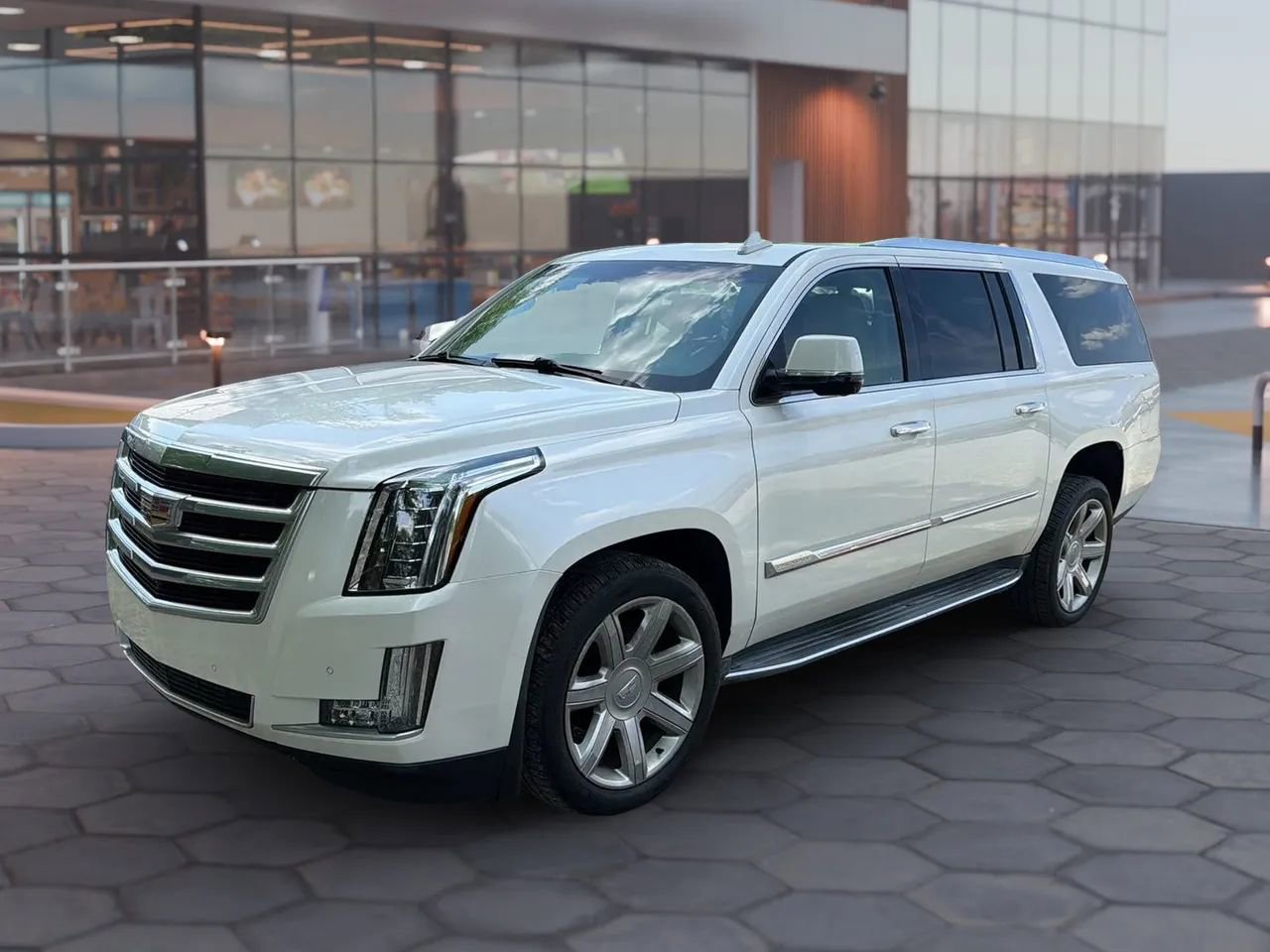 Used 2015 Cadillac Escalade ESV Luxury AWD/4WD image 1
