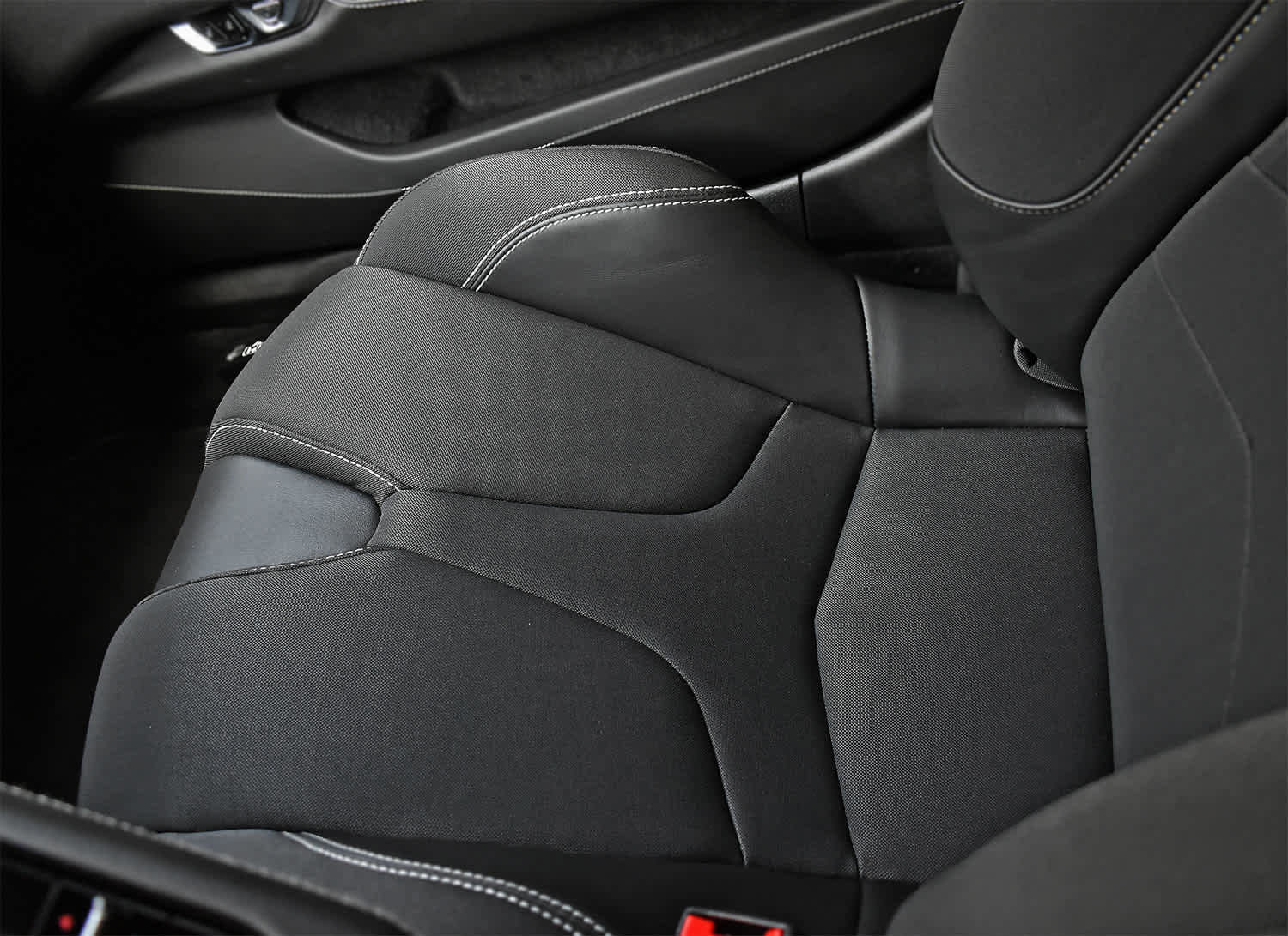 Used 2025 Chevrolet Corvette Z06 RWD image 18