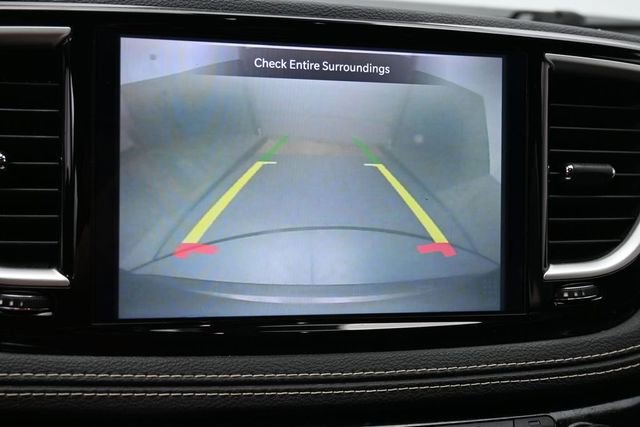 Used 2021 Chrysler Pacifica Touring w/ S Appearance Package FWD image 20